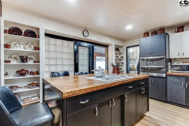 Photo of 331 S Collingwood St, Pretty Prairie, KS