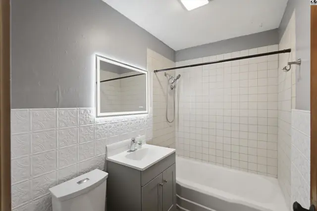 Photo of 202 W 25th Ave, Hutchinson, KS