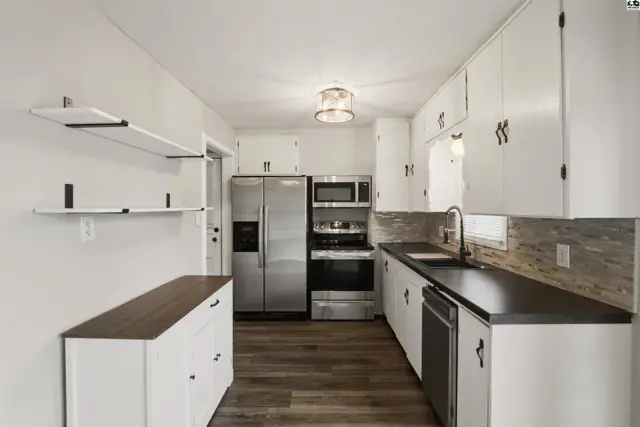 Photo of 202 W 25th Ave, Hutchinson, KS