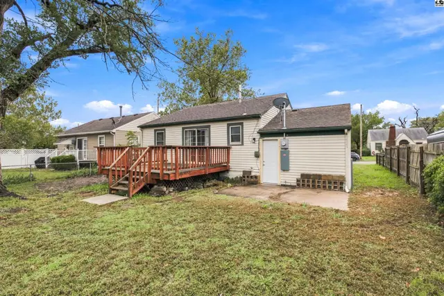 Photo of 202 W 25th Ave, Hutchinson, KS
