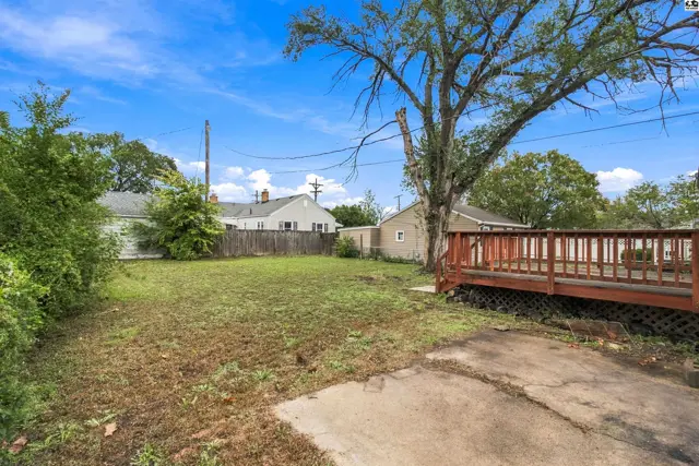 Photo of 202 W 25th Ave, Hutchinson, KS