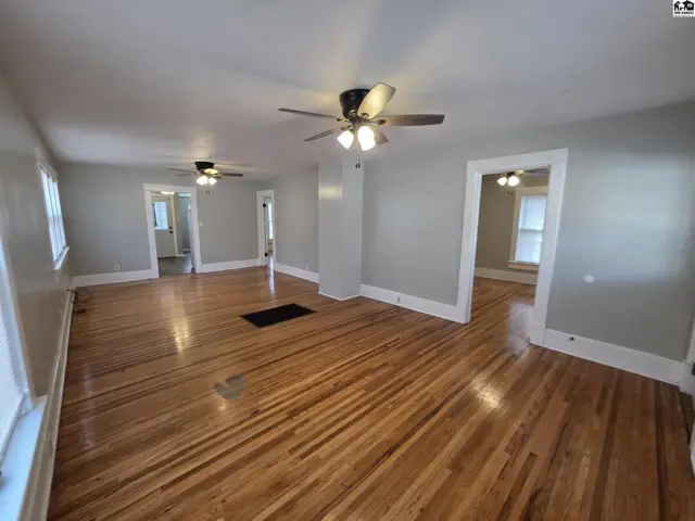 Photo of 17 W 9th Ave, Hutchinson, KS
