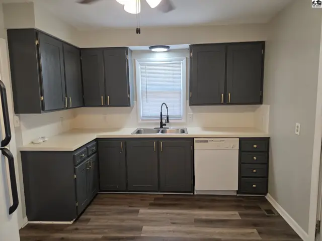 Photo of 17 W 9th Ave, Hutchinson, KS