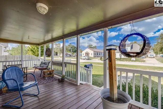 Photo of 621 W 13th Ave, Hutchinson, KS