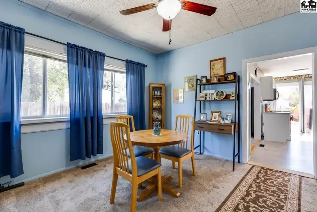 Photo of 621 W 13th Ave, Hutchinson, KS