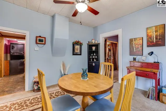 Photo of 621 W 13th Ave, Hutchinson, KS