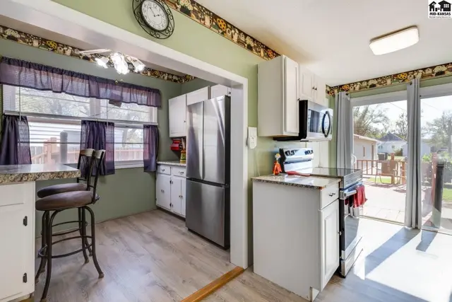 Photo of 621 W 13th Ave, Hutchinson, KS