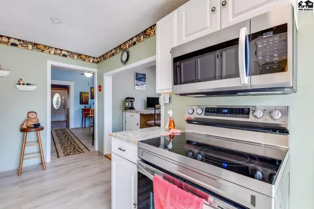 Photo of 621 W 13th Ave, Hutchinson, KS