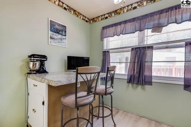 Photo of 621 W 13th Ave, Hutchinson, KS