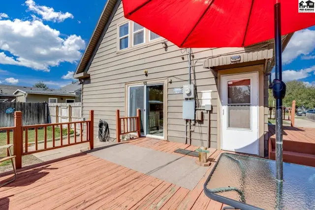 Photo of 621 W 13th Ave, Hutchinson, KS