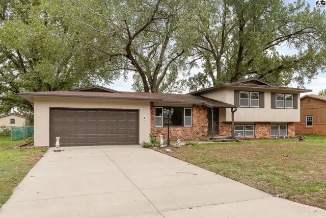 Photo of 621 E 32nd Terr, Hutchinson, KS