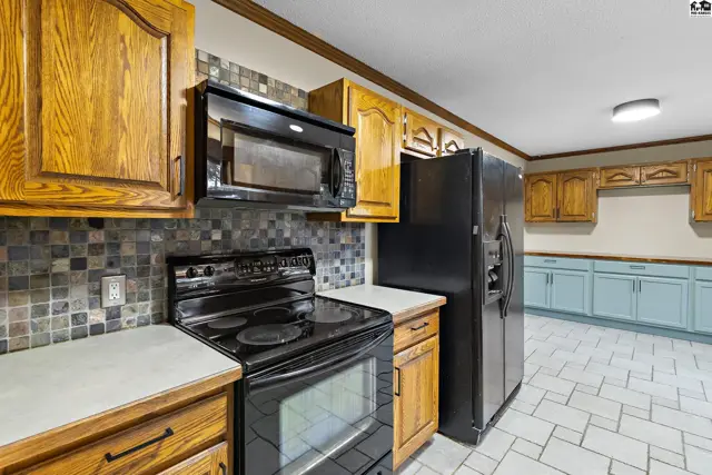 Photo of 621 E 32nd Terr, Hutchinson, KS