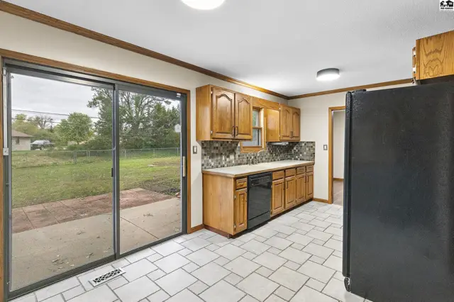 Photo of 621 E 32nd Terr, Hutchinson, KS