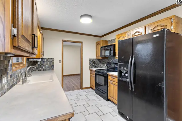 Photo of 621 E 32nd Terr, Hutchinson, KS