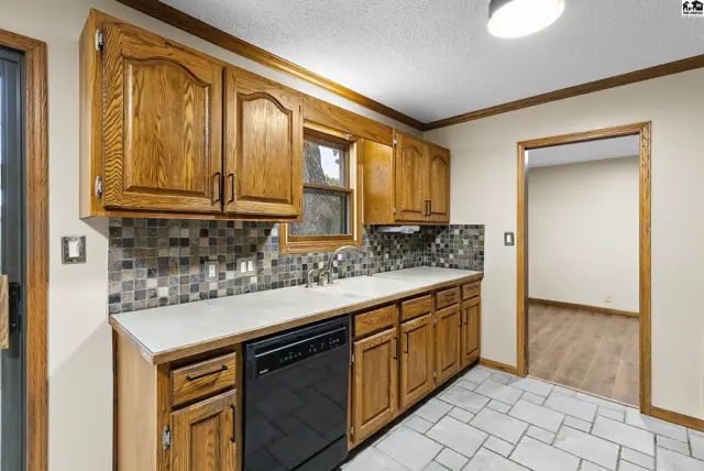 Photo of 621 E 32nd Terr, Hutchinson, KS