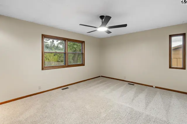 Photo of 621 E 32nd Terr, Hutchinson, KS