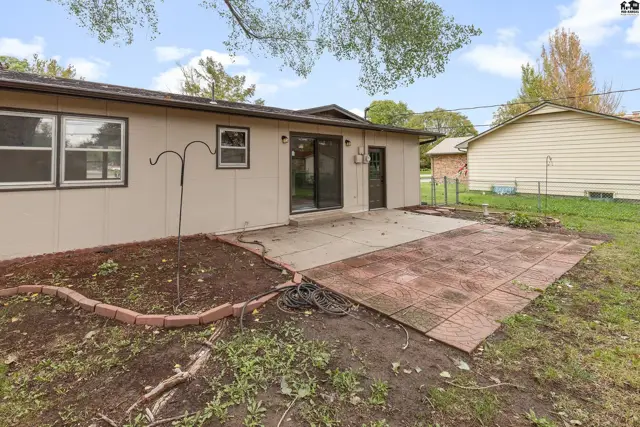 Photo of 621 E 32nd Terr, Hutchinson, KS