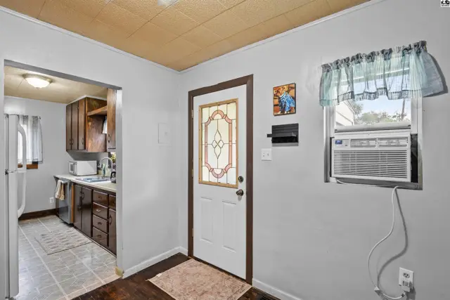 Photo of 628 Brookside Dr, Hutchinson, KS