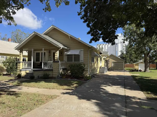 Photo of 307 Massachusetts Ave, Kinsley, KS