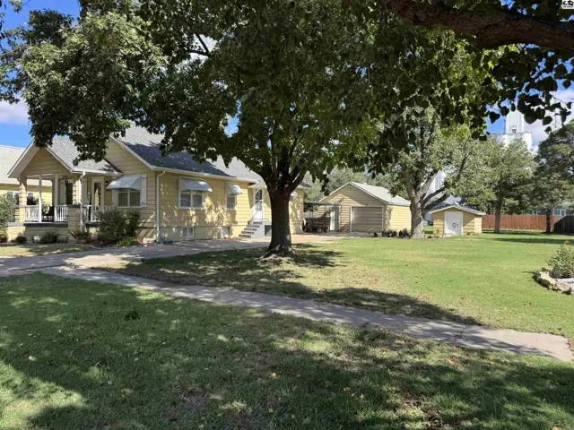 Photo of 307 Massachusetts Ave, Kinsley, KS