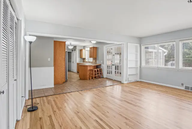 Photo of 401 S Grand Ave, McPherson, KS