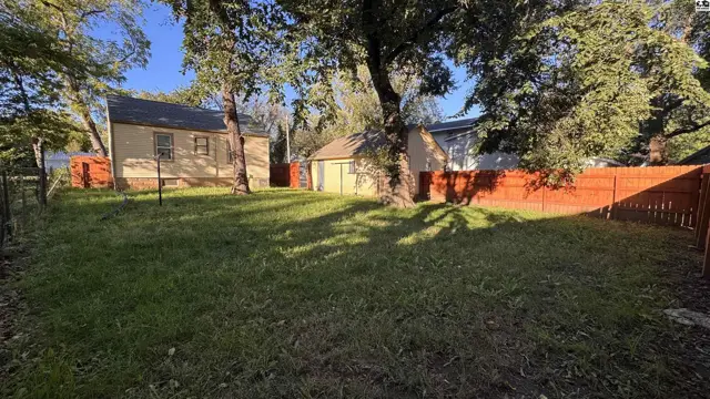 Photo of 213 W Avenue C, Buhler, KS