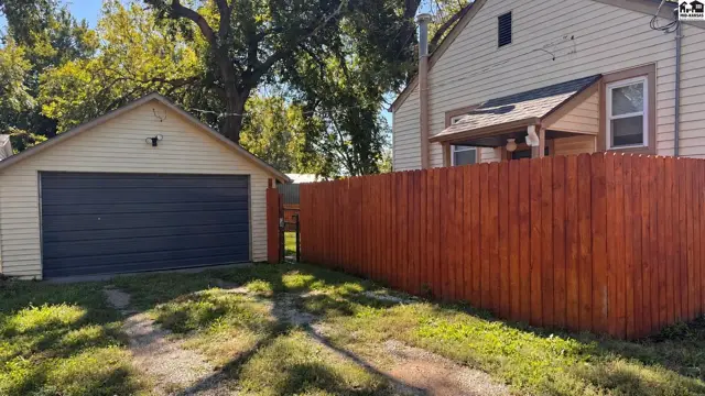 Photo of 213 W Avenue C, Buhler, KS