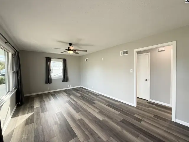 Photo of 9 Harvest Ln, Hutchinson, KS