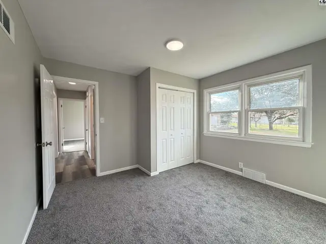 Photo of 9 Harvest Ln, Hutchinson, KS