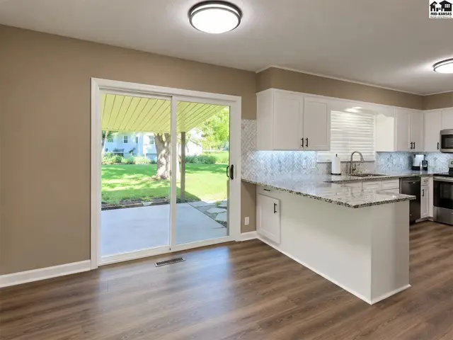 Photo of 1115 Eastmoor Dr, McPherson, KS