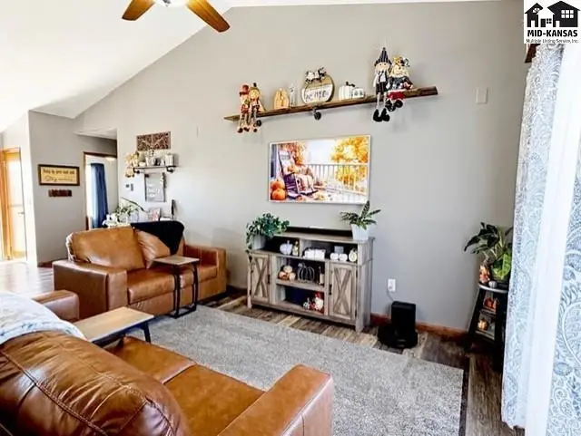 Photo of 1002 E 36th Ave, Hutchinson, KS