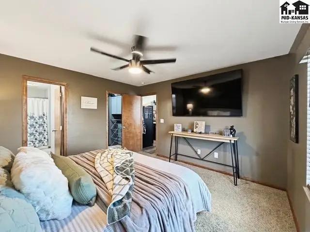 Photo of 1002 E 36th Ave, Hutchinson, KS