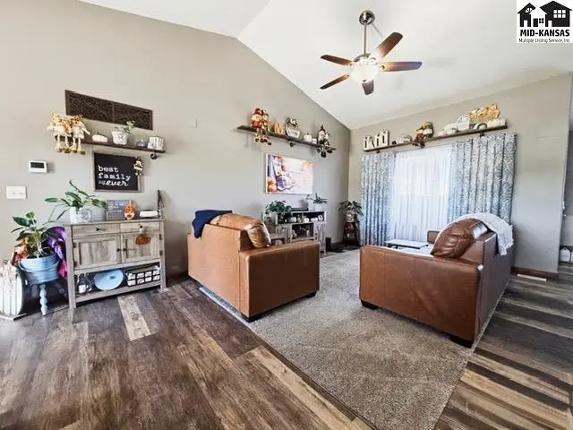 Photo of 1002 E 36th Ave, Hutchinson, KS