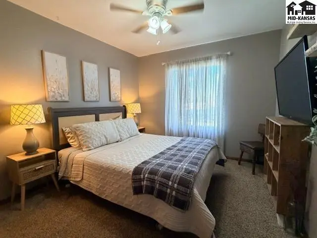 Photo of 1002 E 36th Ave, Hutchinson, KS