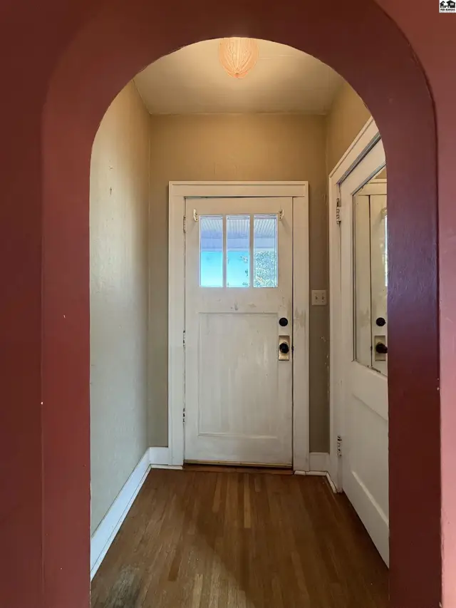 Photo of 221 Harrison St, Newton, KS