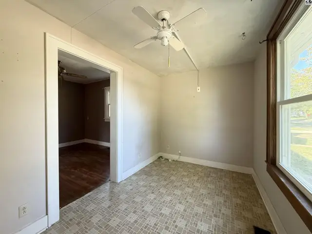 Photo of 221 Harrison St, Newton, KS