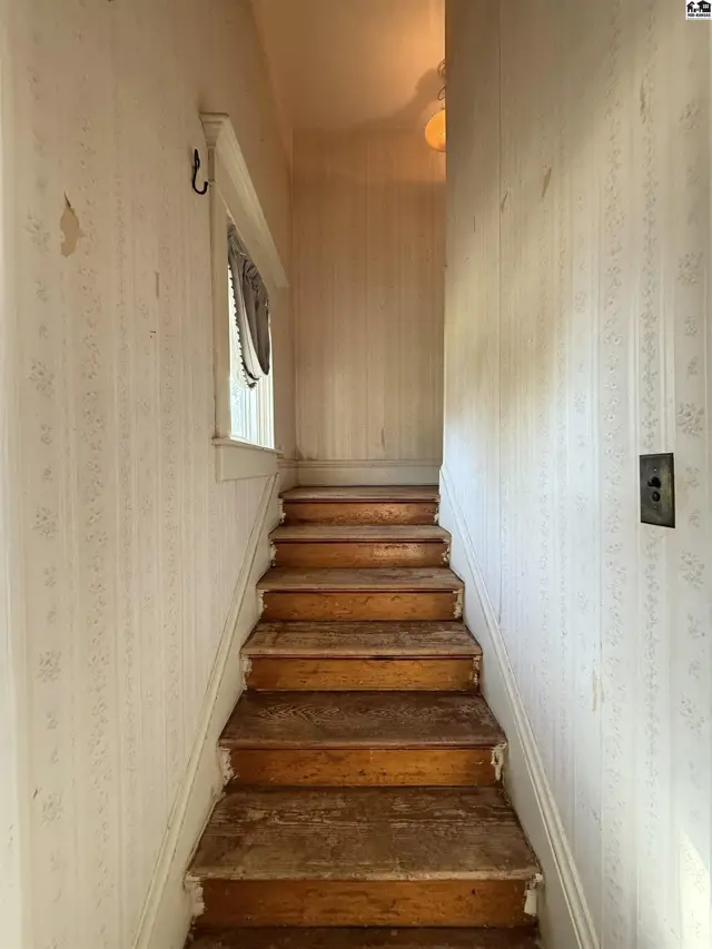Photo of 221 Harrison St, Newton, KS