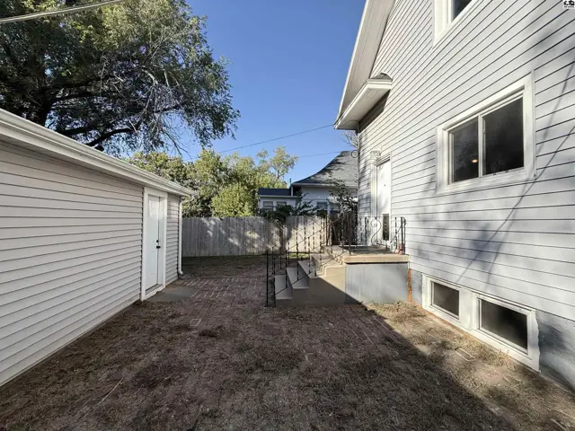 Photo of 221 Harrison St, Newton, KS