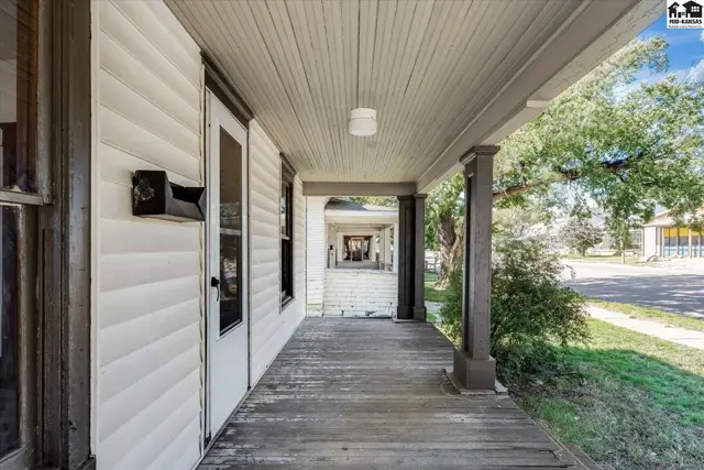 Photo of 633 E 4th Ave, Hutchinson, KS
