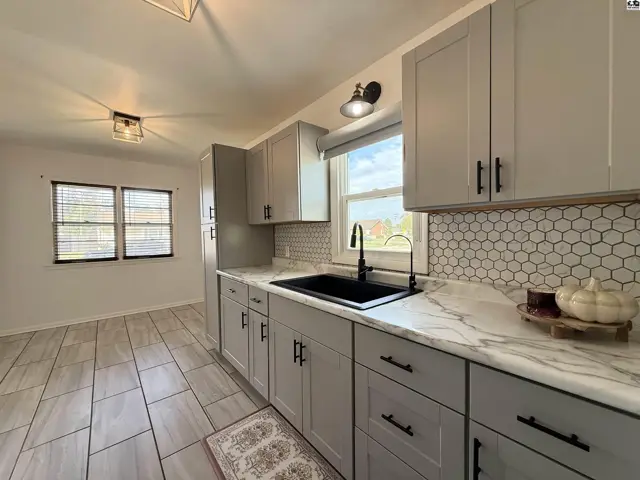 Photo of 1518 Dixie St, Hutchinson, KS