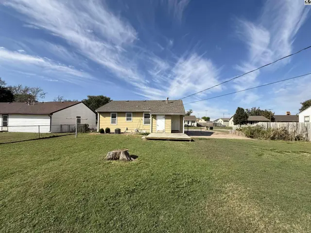 Photo of 1518 Dixie St, Hutchinson, KS