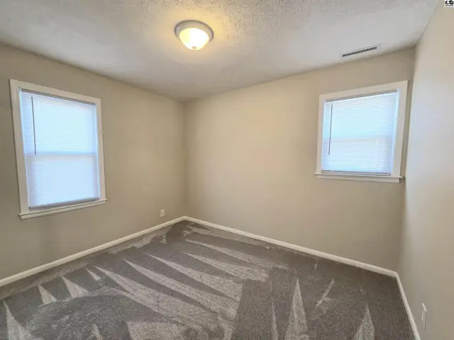 Photo of 1508 E 9th Ave, Hutchinson, KS