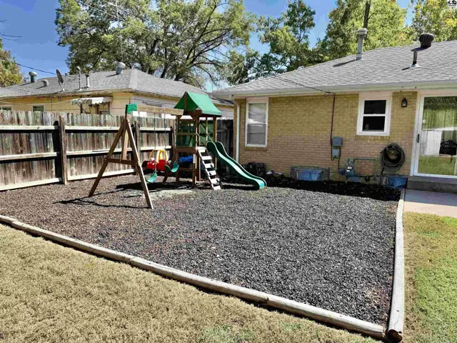 Photo of 10 18th Edgemoore, Hutchinson, KS