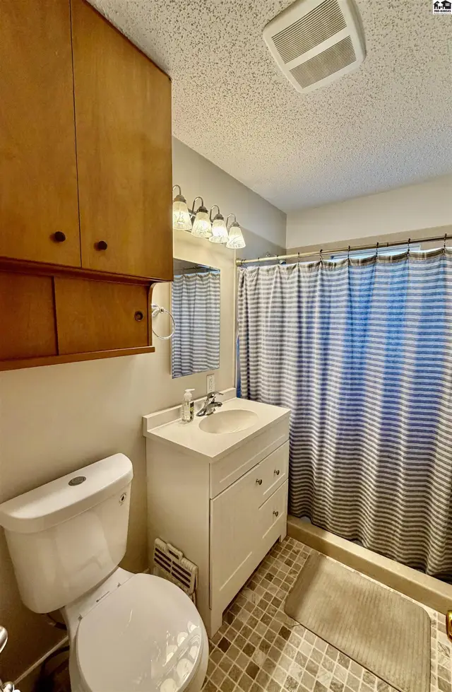 Photo of 10 18th Edgemoore, Hutchinson, KS