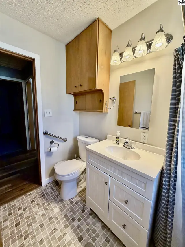 Photo of 10 18th Edgemoore, Hutchinson, KS
