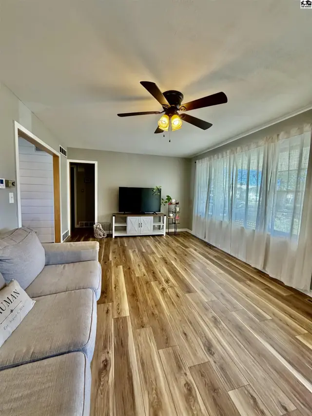 Photo of 10 18th Edgemoore, Hutchinson, KS