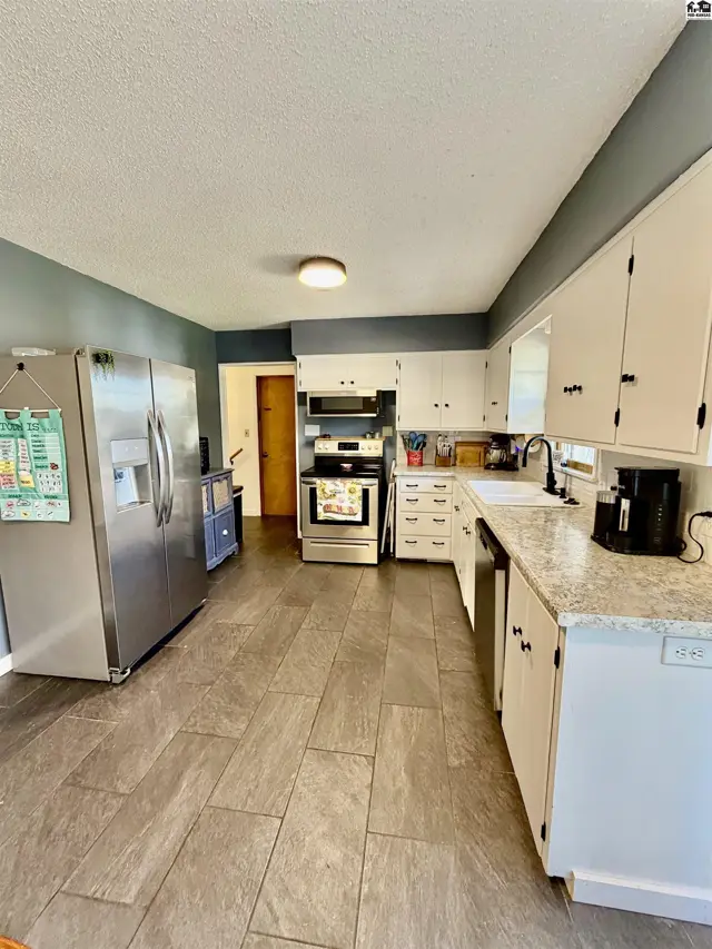 Photo of 10 18th Edgemoore, Hutchinson, KS