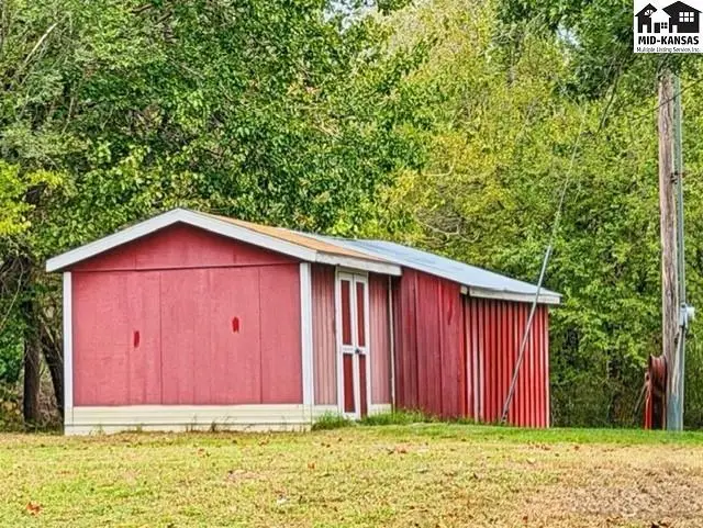Photo of 7214 Valley Rd, Hutchinson, KS