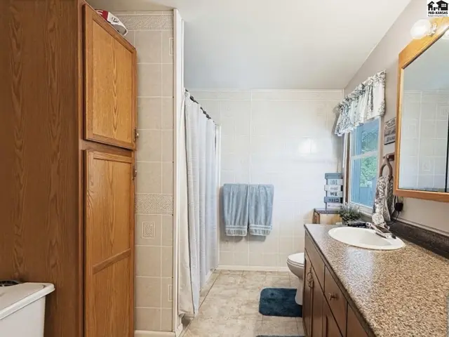 Photo of 7214 Valley Rd, Hutchinson, KS