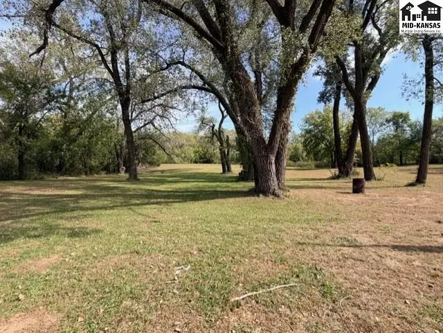 Photo of 7214 Valley Rd, Hutchinson, KS